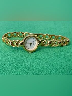Bulova Gold Tone Women's Link Bracelet Elegant